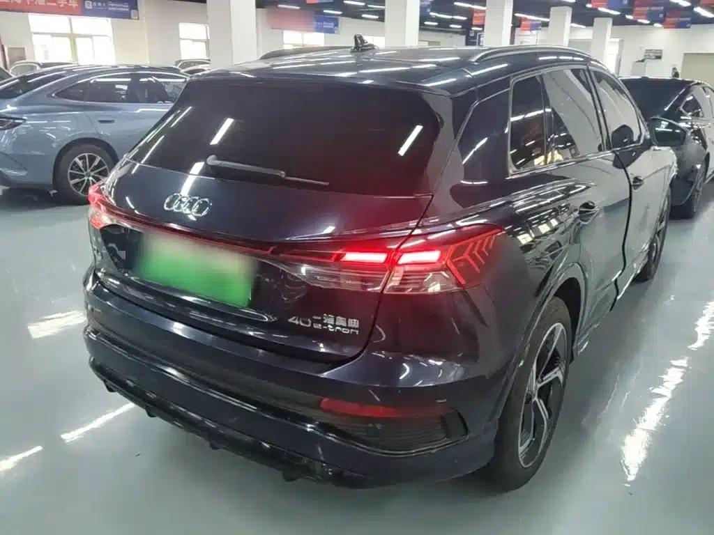Audi Q4 e-tron 2023 Model 40 e-tron Trailblazer Night Edition — миниатюра 7