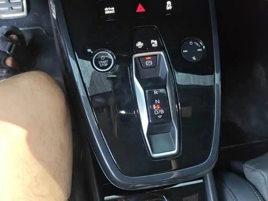 Audi Q4 e-tron 2023 50 e-tron quattro Expansion Edition — миниатюра 14