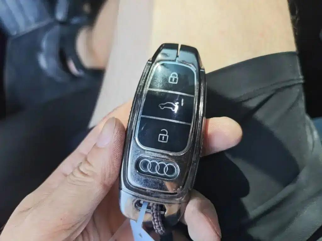 Audi Q4 e-tron 2023 50 e-tron quattro Expansion Edition — миниатюра 9