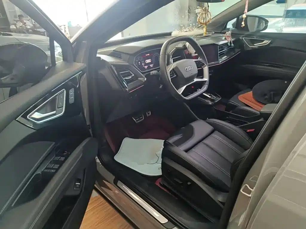 Audi Q4 e-tron 2023 Model 40 e-tron Trailblazer — миниатюра 16
