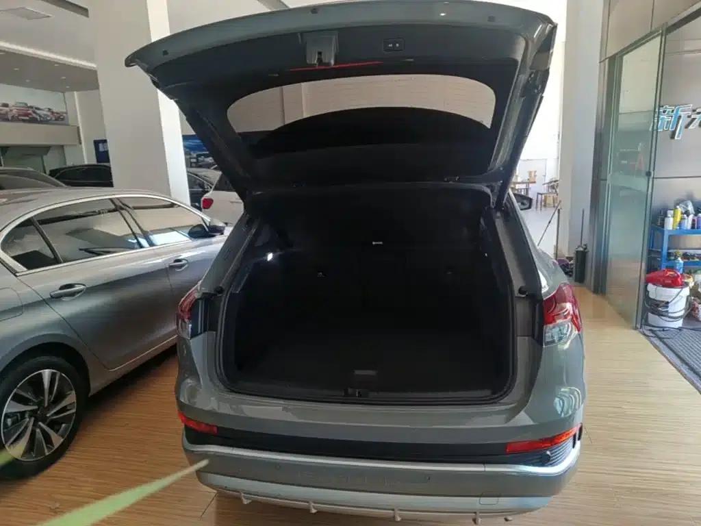 Audi Q4 e-tron 2023 Model 40 e-tron Trailblazer — миниатюра 19