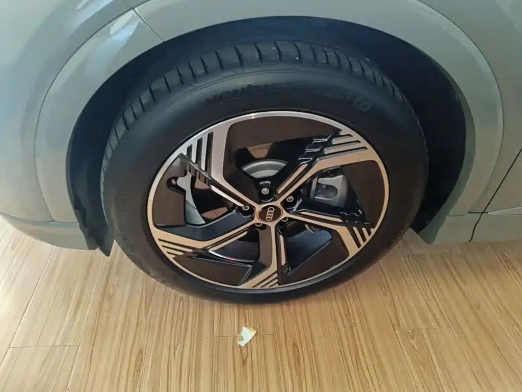 Audi Q4 e-tron 2023 Model 40 e-tron Trailblazer — миниатюра 23