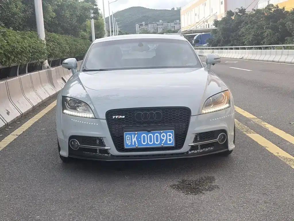 Audi TT 2010 TT 2.0TFSI Collector's Edition — миниатюра 2