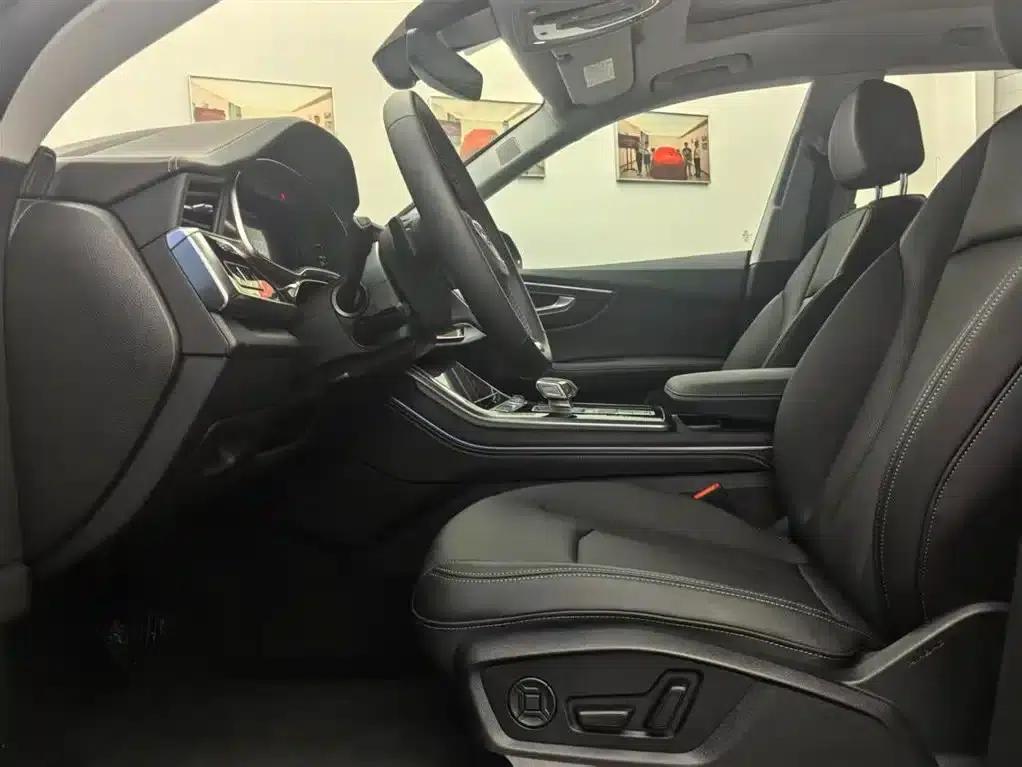 Audi Q8 2024 55 TFSI Dynamic Edition — миниатюра 9