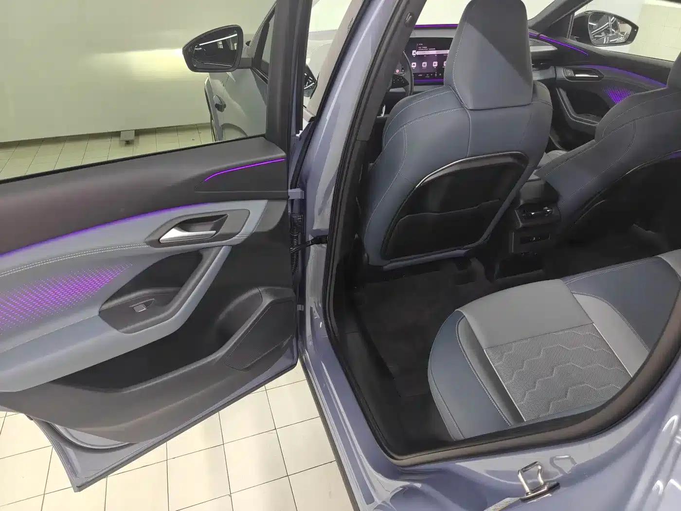Audi Q6L e-tron 2026 First Edition — миниатюра 12