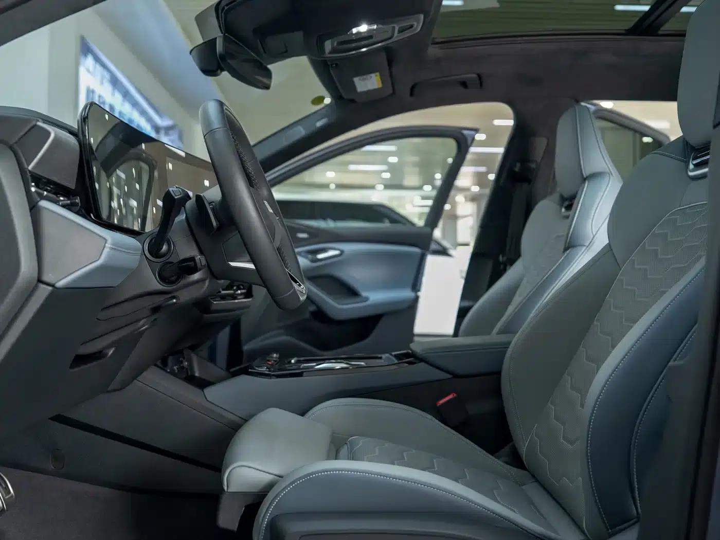 Audi Q6L e-tron 2026 First Edition — миниатюра 11