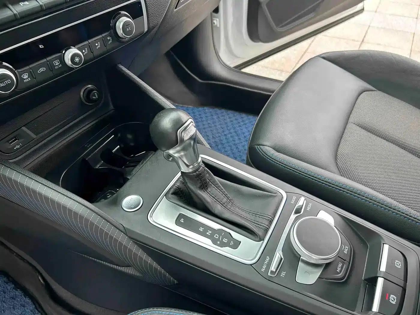 Audi Q2L e-tron 2019 Q2L e-tron Pure Electric Smart Edition — миниатюра 12