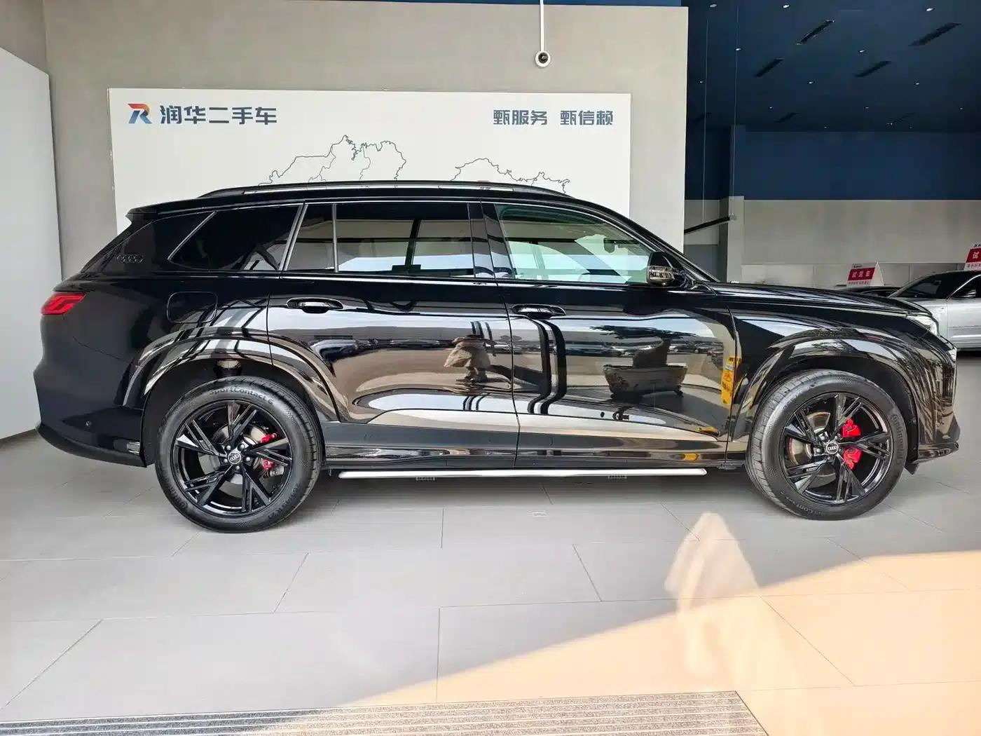 Audi Q6 2024 45 TFSI quattro Black Edition 6-seater — миниатюра 3