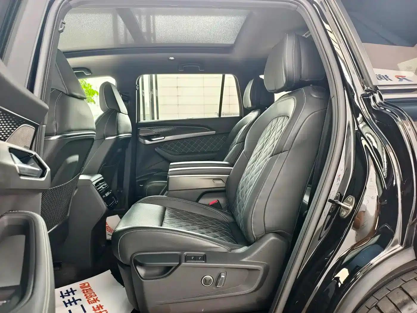 Audi Q6 2024 45 TFSI quattro Black Edition 6-seater — миниатюра 7