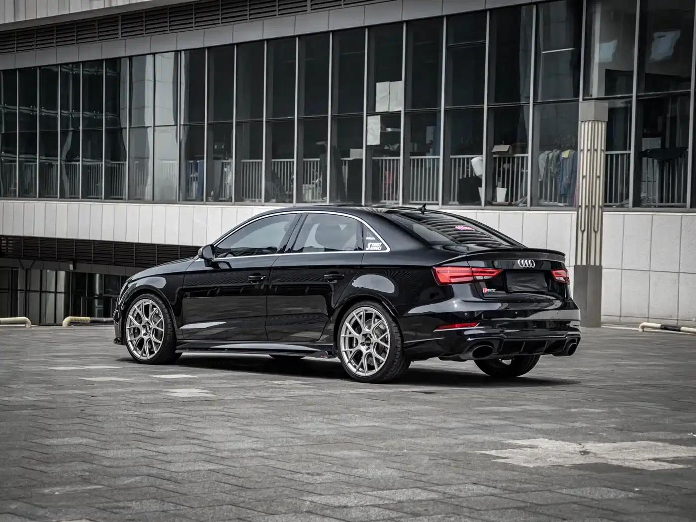 Audi RS 3 2017 RS 3 2.5T Limousine — миниатюра 5