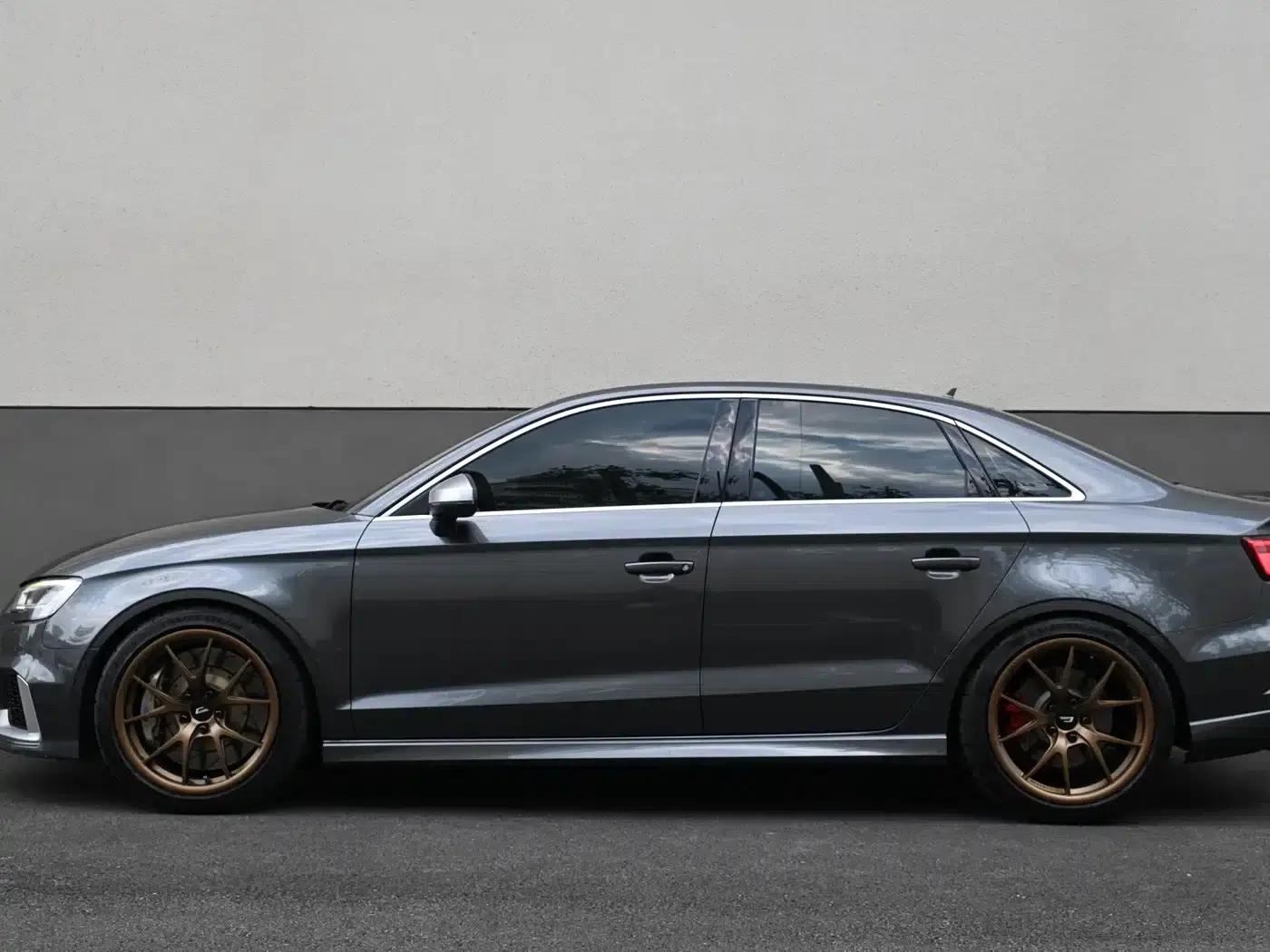 Audi RS 3 2017 RS 3 2.5T Limousine — миниатюра 4