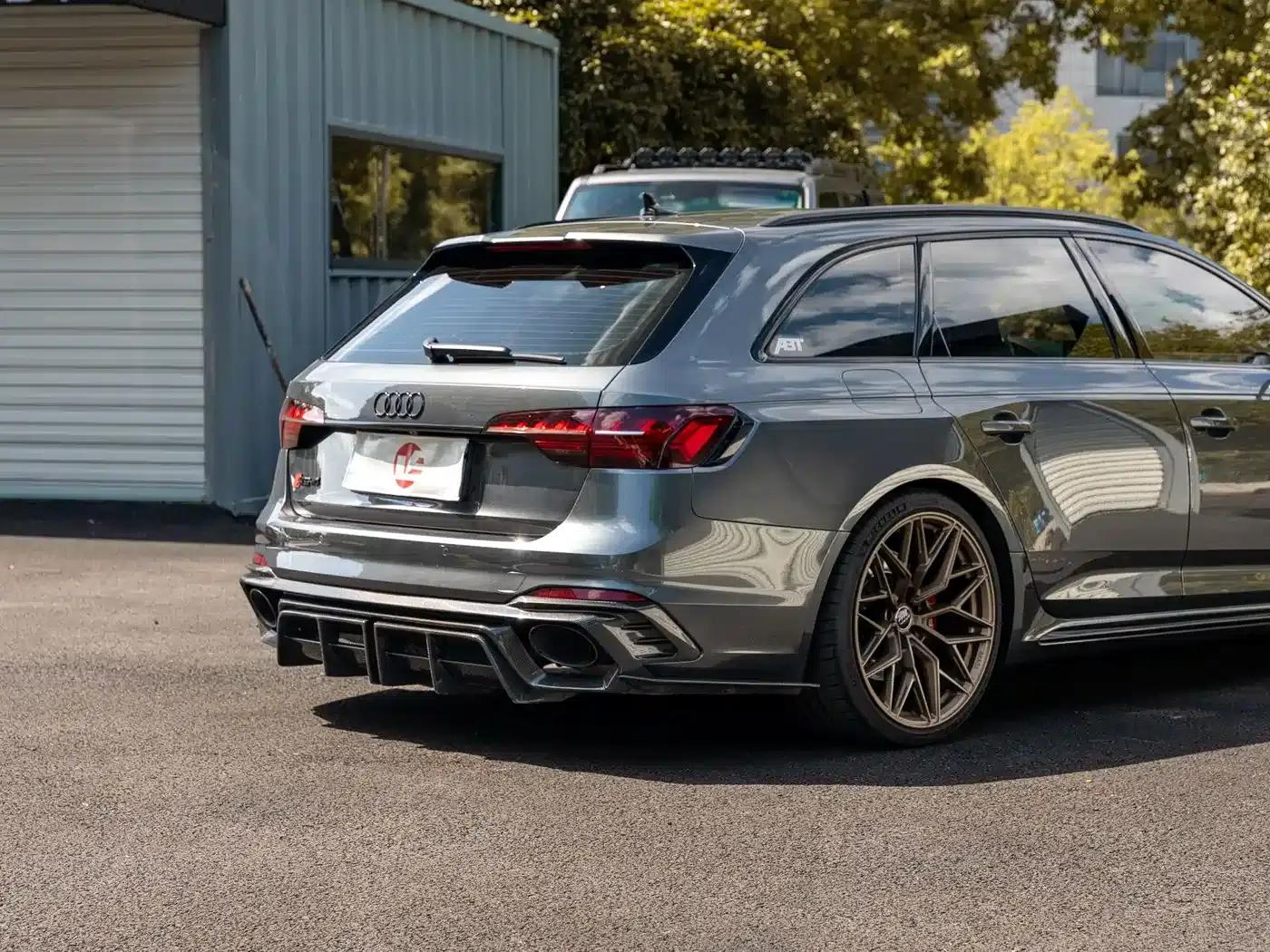 2022 Audi RS4 Avant Dark Gold Edition — миниатюра 12
