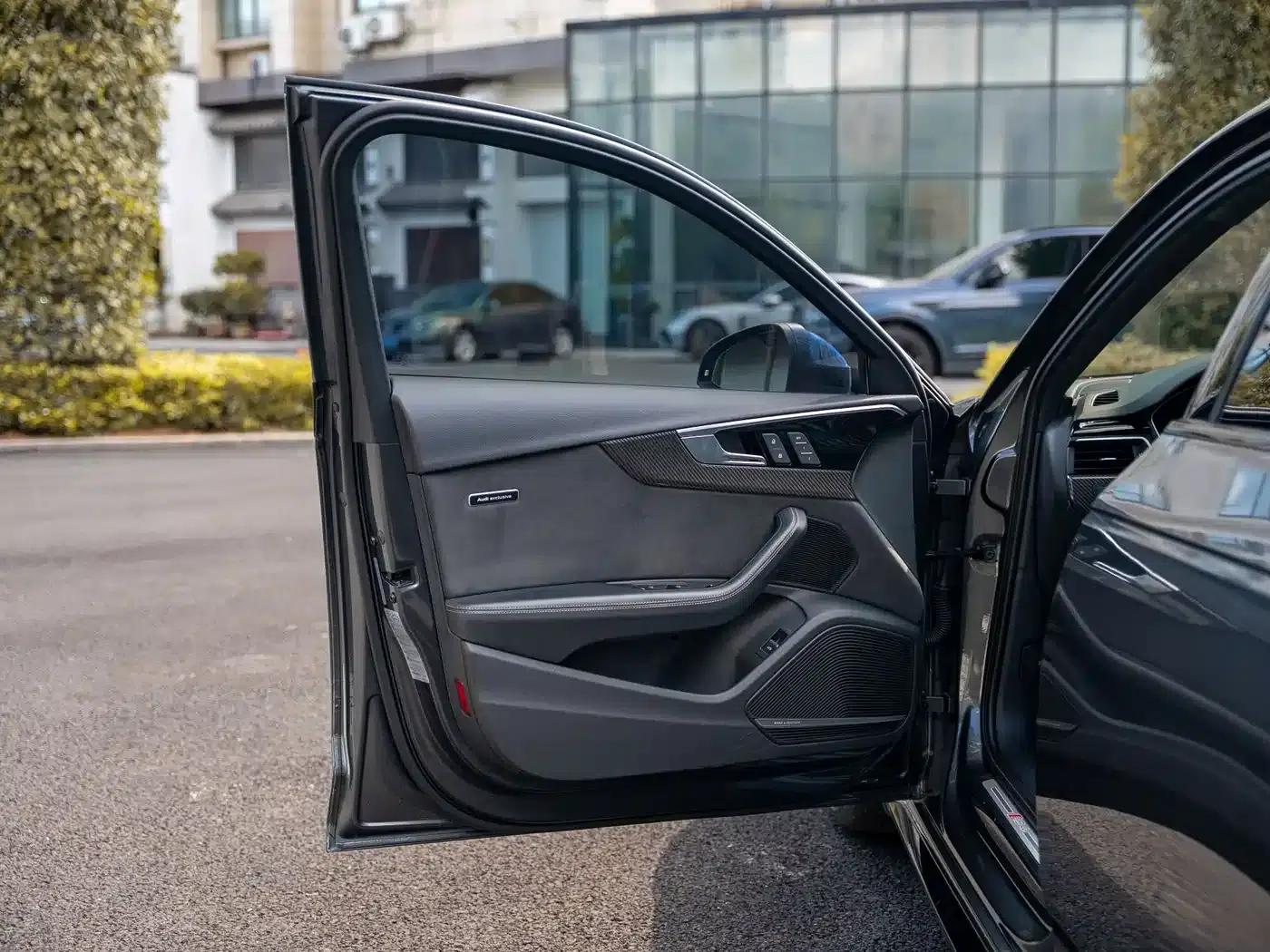 2022 Audi RS4 Avant Dark Gold Edition — миниатюра 13