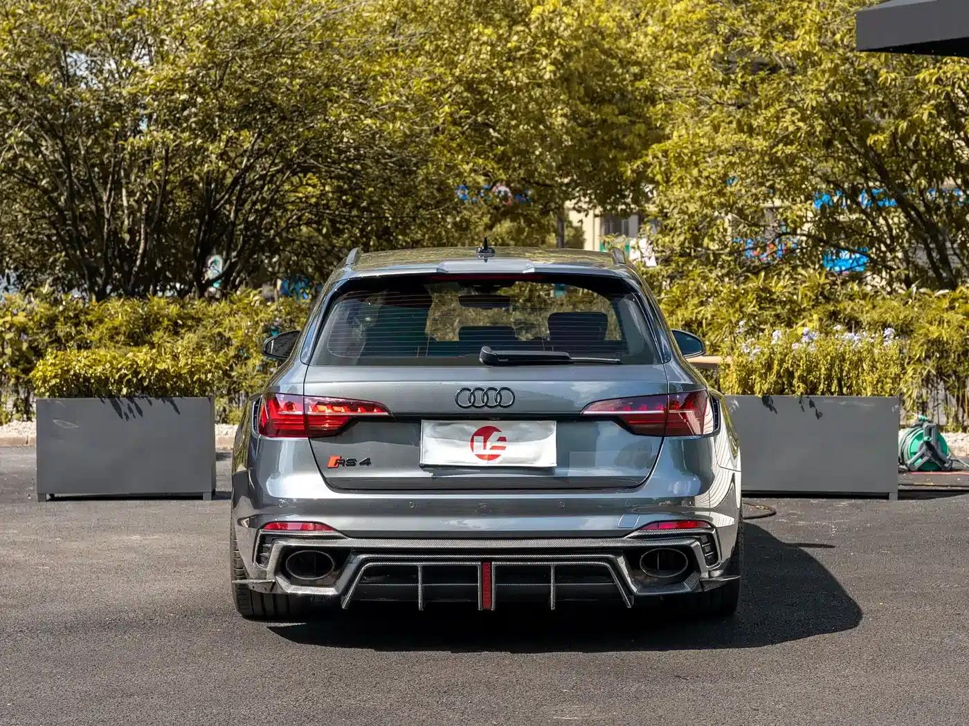 2022 Audi RS4 Avant Dark Gold Edition — миниатюра 5