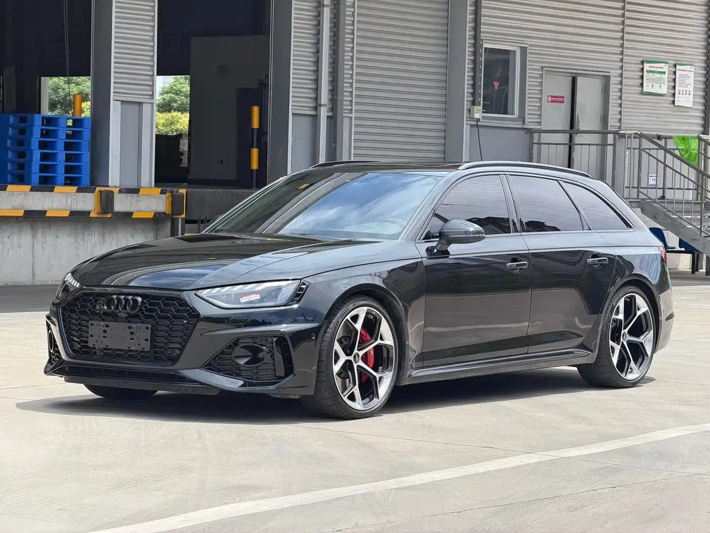 2024 Audi RS 4 RS4 Avant Sport Edition — миниатюра 1