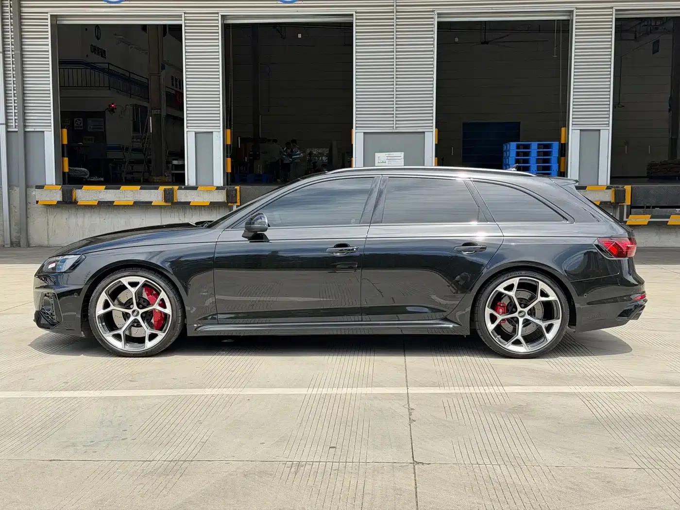 2024 Audi RS 4 RS4 Avant Sport Edition — миниатюра 27