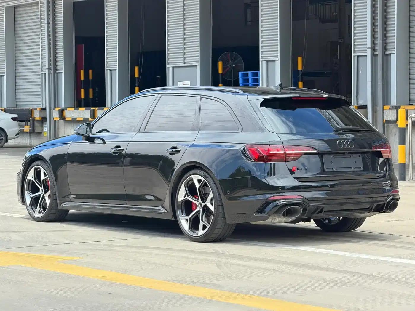 2024 Audi RS 4 RS4 Avant Sport Edition — миниатюра 4