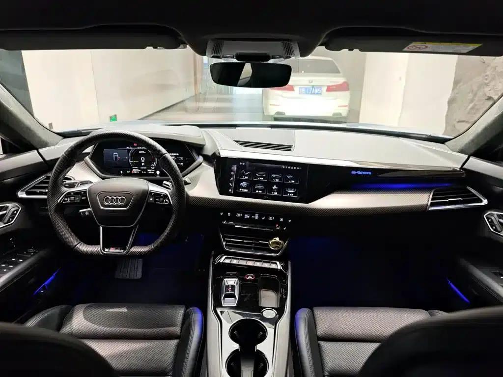 Audi RS e-tron GT 2023 Base Model — миниатюра 13