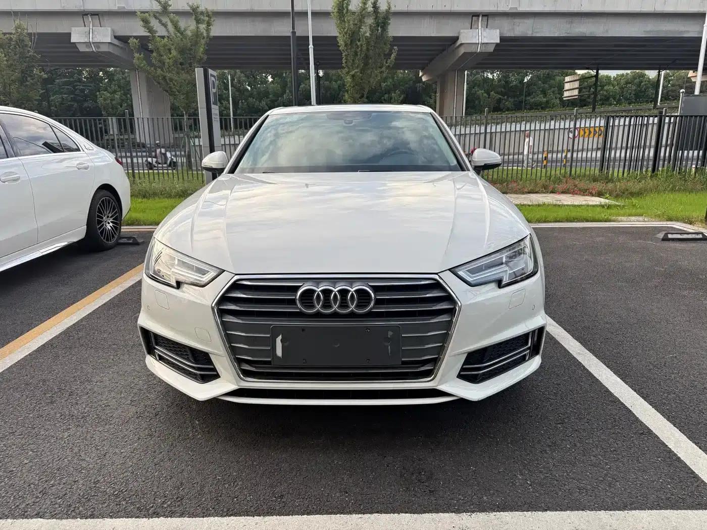 Audi A4L 2018 30th Anniversary Edition 40 TFSI Fashion Model — миниатюра 2