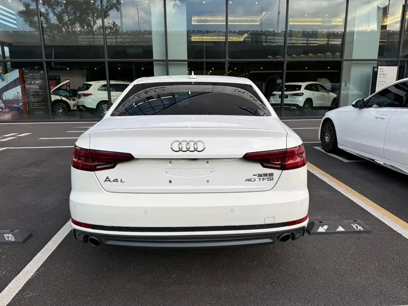 Audi A4L 2018 30th Anniversary Edition 40 TFSI Fashion Model — миниатюра 4