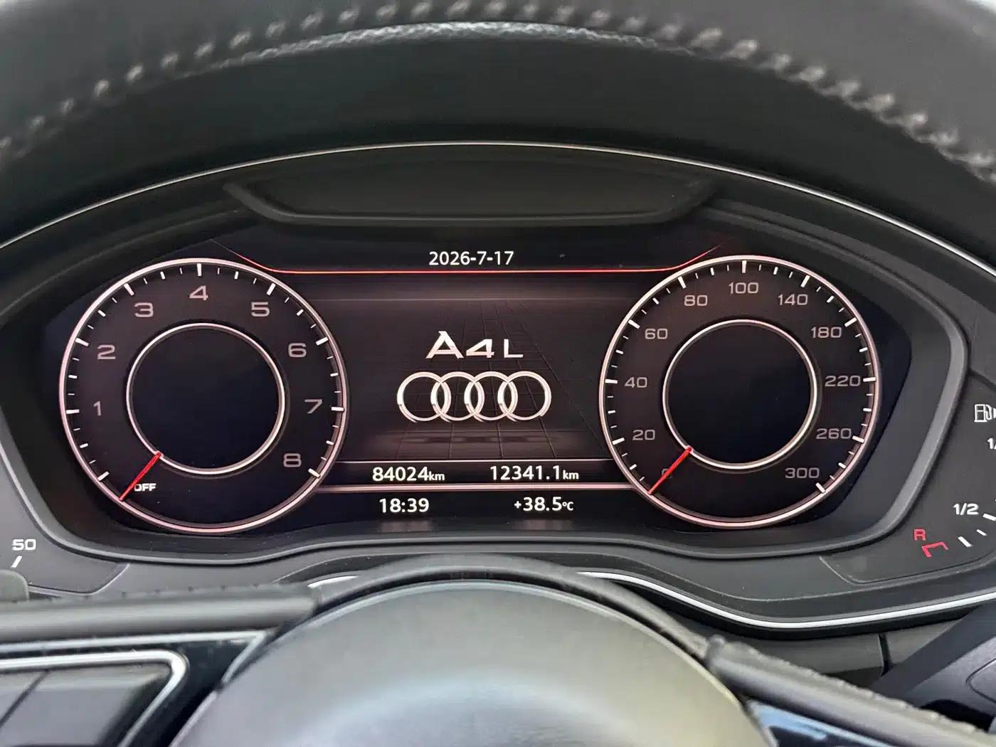 Audi A4L 2018 30th Anniversary Edition 40 TFSI Fashion Model — миниатюра 9