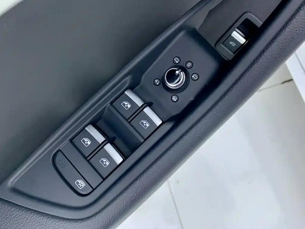 Audi A4L 2023 40 TFSI Fashion Dynamic Edition — миниатюра 28