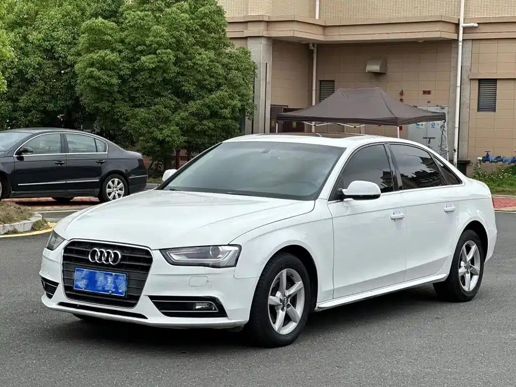 Audi A4L 2013 35 TFSI Automatic Comfort — миниатюра 1