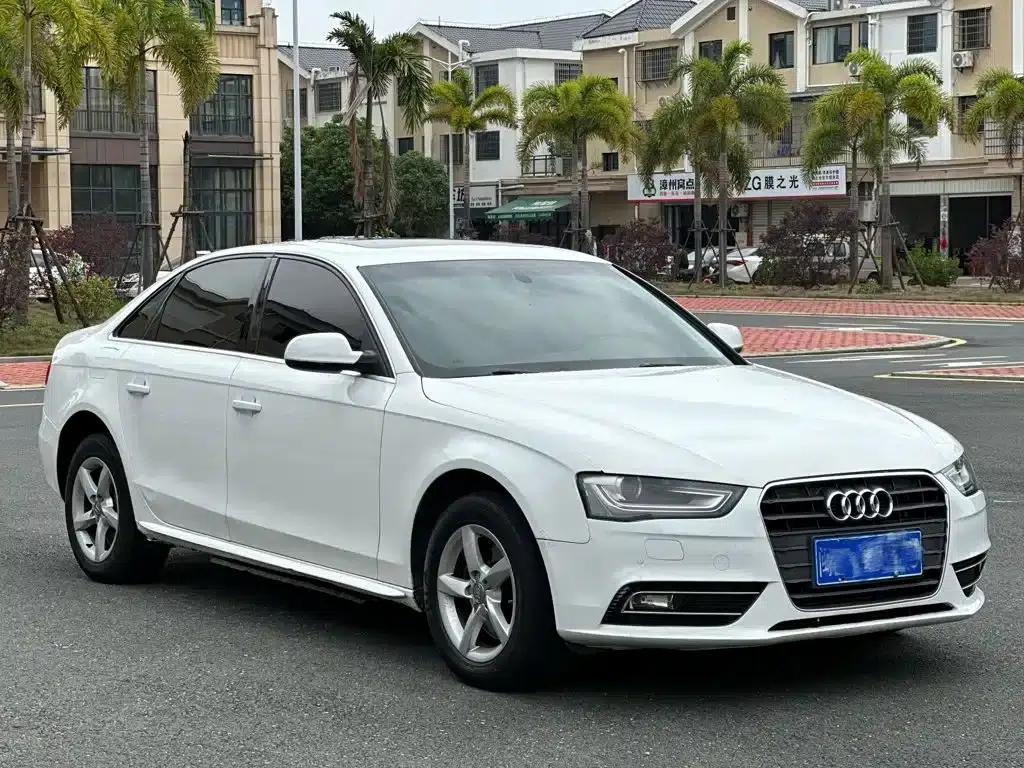 Audi A4L 2013 35 TFSI Automatic Comfort — миниатюра 2
