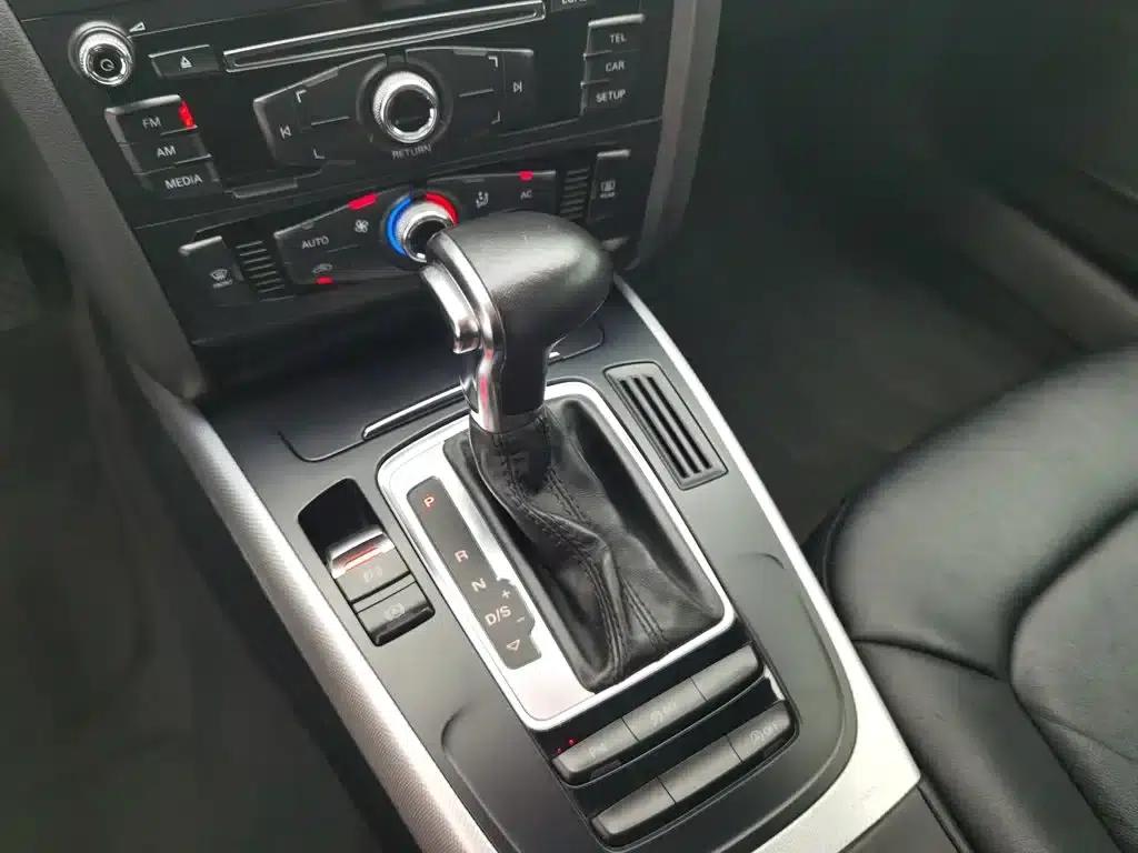 Audi A4L 2013 35 TFSI Automatic Standard Edition — миниатюра 13