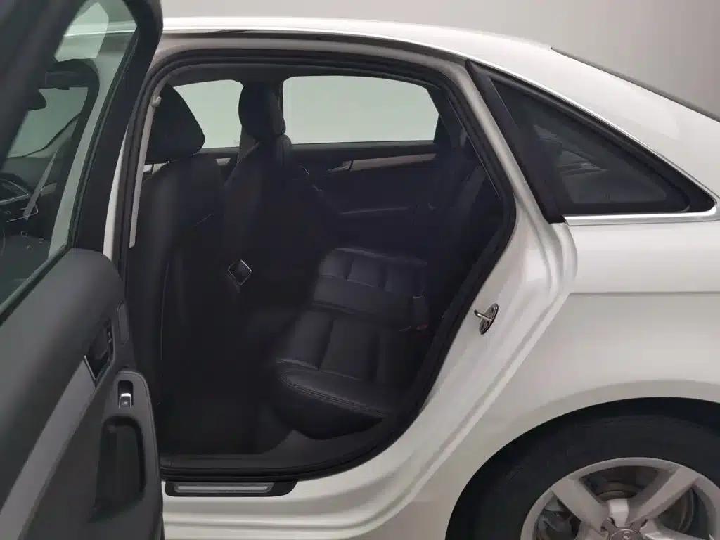 Audi A4L 2013 35 TFSI Automatic Standard Edition — миниатюра 15