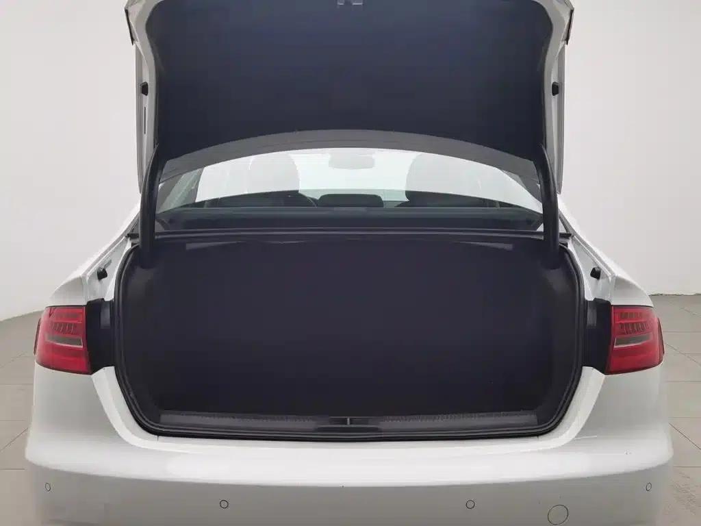 Audi A4L 2013 35 TFSI Automatic Standard Edition — миниатюра 16