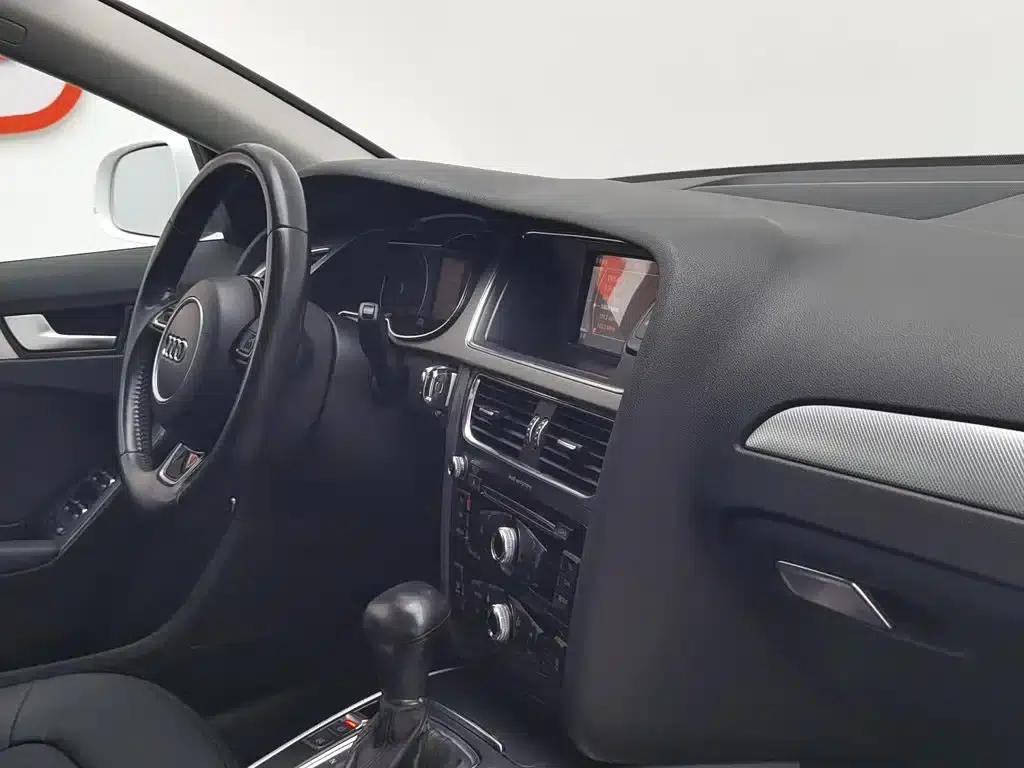 Audi A4L 2013 35 TFSI Automatic Standard Edition — миниатюра 22