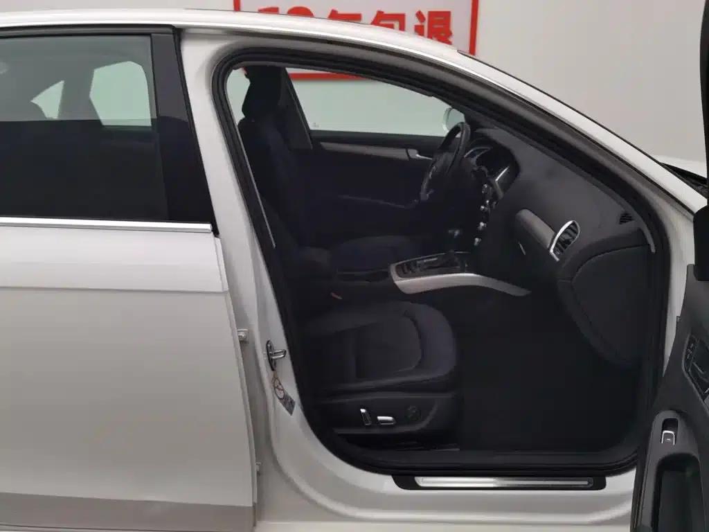 Audi A4L 2013 35 TFSI Automatic Standard Edition — миниатюра 23