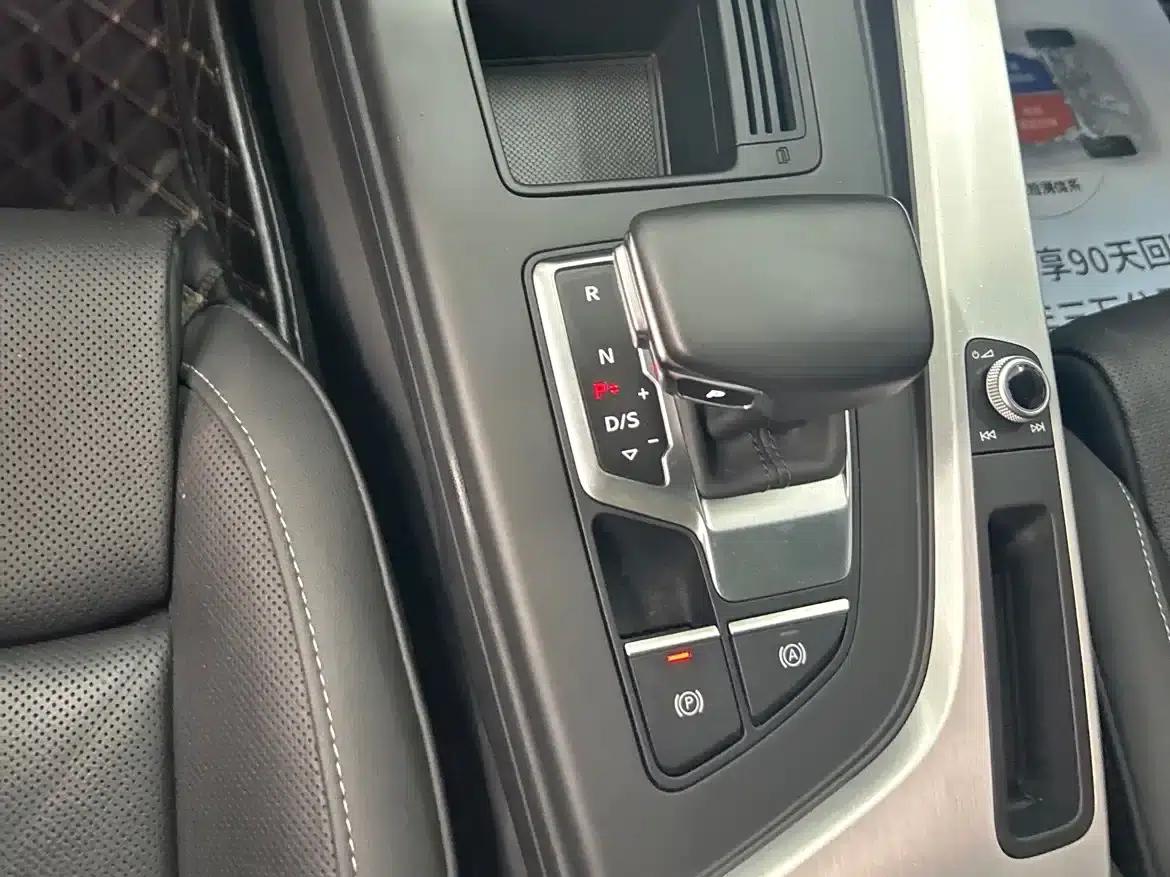 Audi A4L 2020 40 TFSI quattro Luxury Dynamic — миниатюра 11