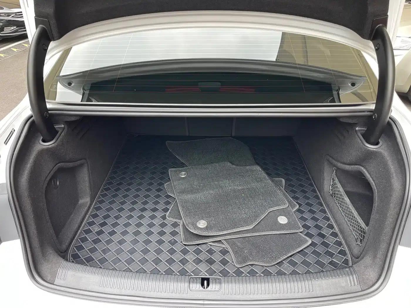 Audi A4L 2024 40 TFSI Fashion Dynamic Edition — миниатюра 11