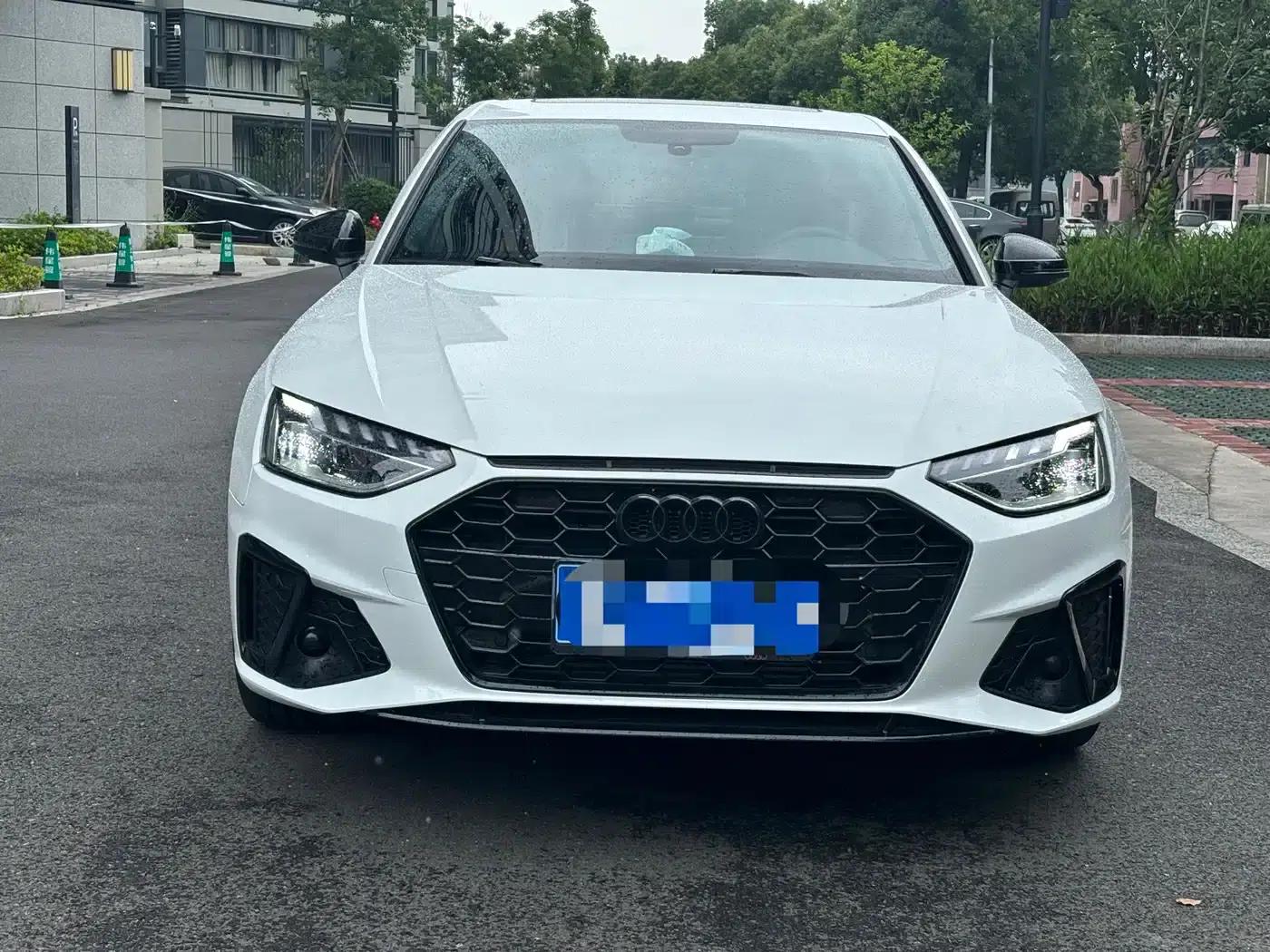 Audi A4L 2025 2 Million Unit Enjoyment Edition 40 TFSI Luxury Dynamic Model — миниатюра 2
