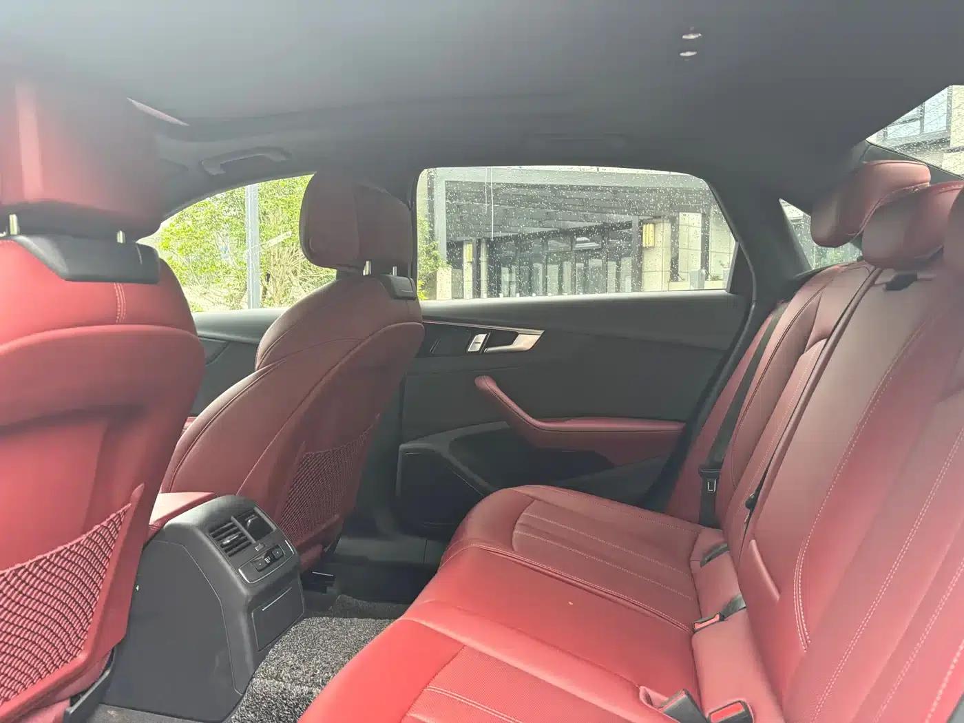 Audi A4L 2025 2 Million Unit Enjoyment Edition 40 TFSI Luxury Dynamic Model — миниатюра 12