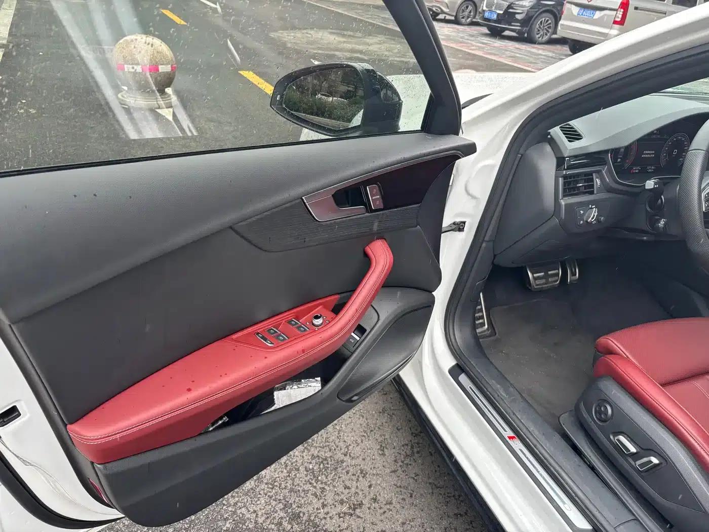 Audi A4L 2025 2 Million Unit Enjoyment Edition 40 TFSI Luxury Dynamic Model — миниатюра 4