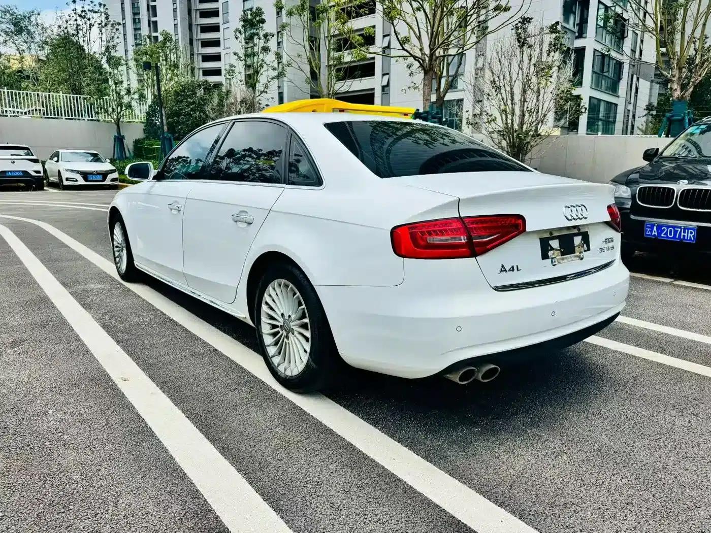 Audi A4L 2016 35 TFSI Automatic Standard Edition — миниатюра 9