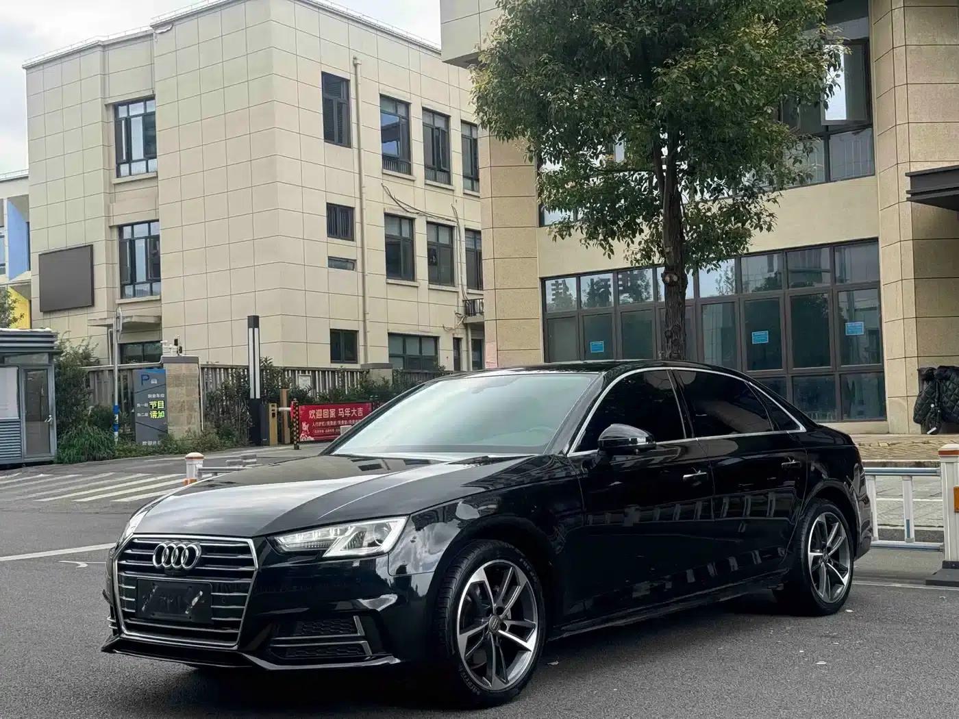 Audi A4L 2019 40 TFSI Progressive (China VI Emission Standard) — миниатюра 1