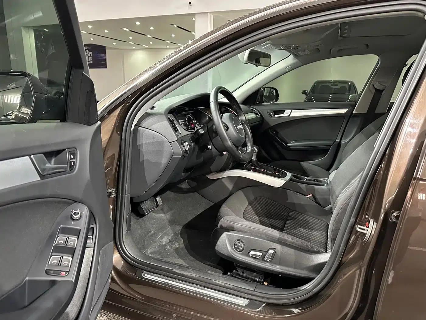 Audi A4L 2015 35 TFSI Automatic Standard Edition — миниатюра 8