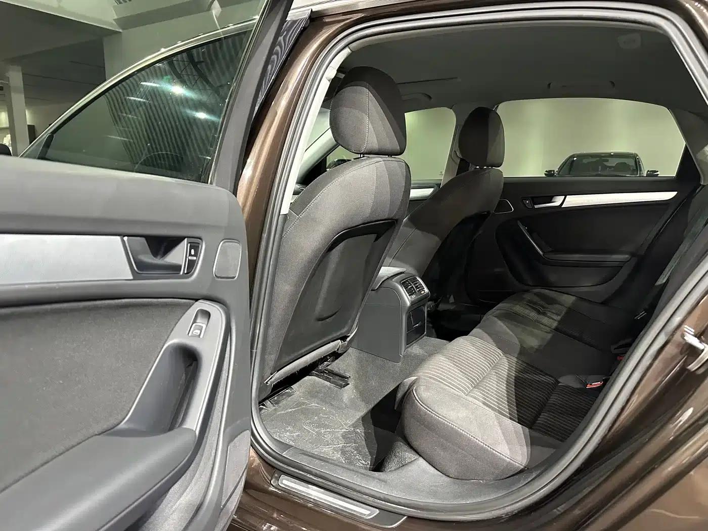 Audi A4L 2015 35 TFSI Automatic Standard Edition — миниатюра 10