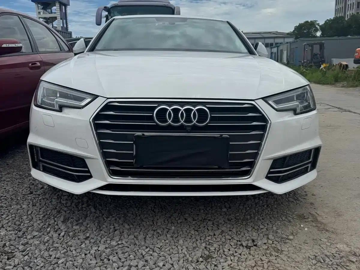 Audi A4L 2019 40 TFSI Progressive (National V Emission Standard) — миниатюра 1
