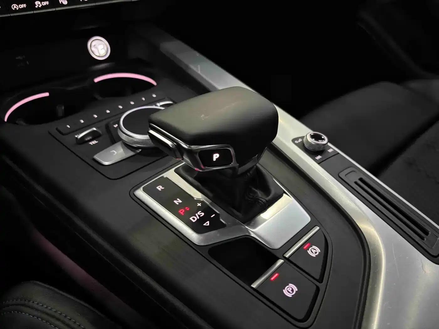 Audi A4L 2018 30th Anniversary Edition 40 TFSI Sport — миниатюра 19
