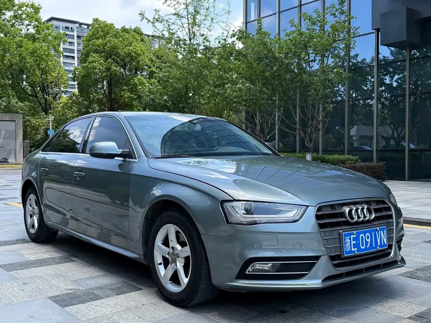 Audi A4L 2015 35 TFSI Automatic Standard Edition — миниатюра 3