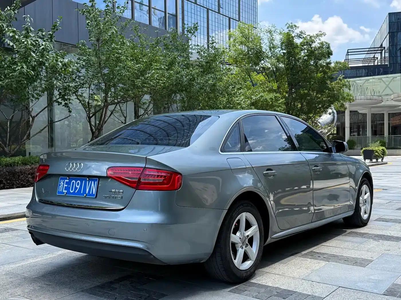 Audi A4L 2015 35 TFSI Automatic Standard Edition — миниатюра 4