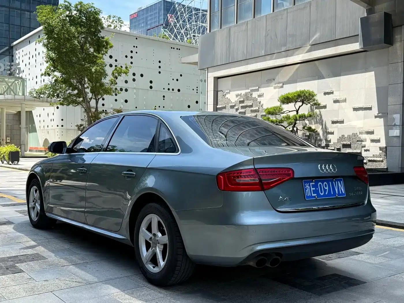 Audi A4L 2015 35 TFSI Automatic Standard Edition — миниатюра 6