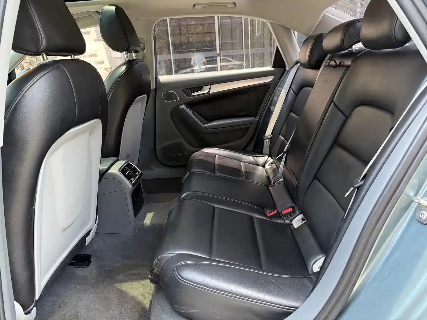 Audi A4L 2015 35 TFSI Automatic Standard Edition — миниатюра 8