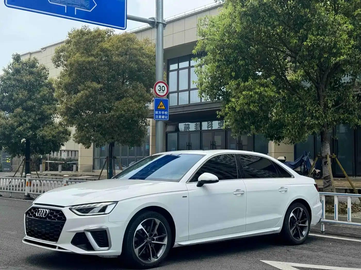 Audi A4L 2020 40 TFSI Fashion Dynamic Edition — миниатюра 1
