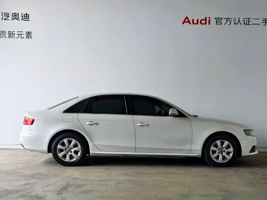 Audi A4L 2010 2.0 TFSI Standard Edition — миниатюра 2
